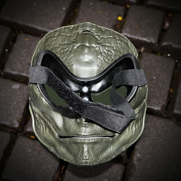 2012 Hasbro Marvel Spider-Man Lizard Man Mask - Picture 3 of 3